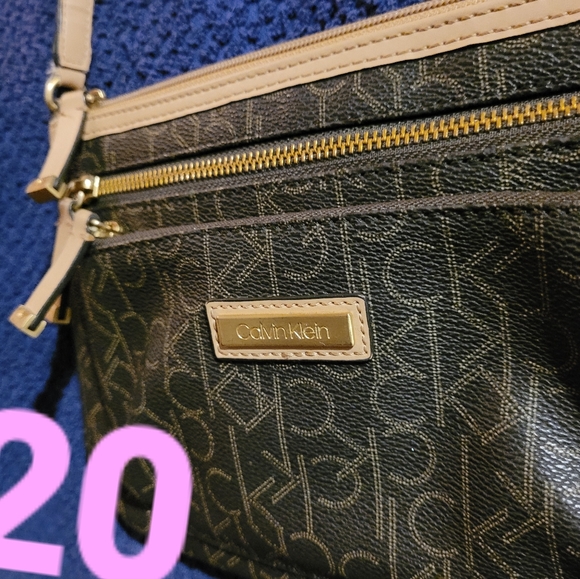 Multiple purses most are $15-25 - Picture 12 of 16